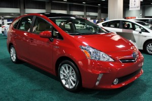 1 Toyota Prius V 300x200 Toyota Announces Prius Price Cuts by December 3